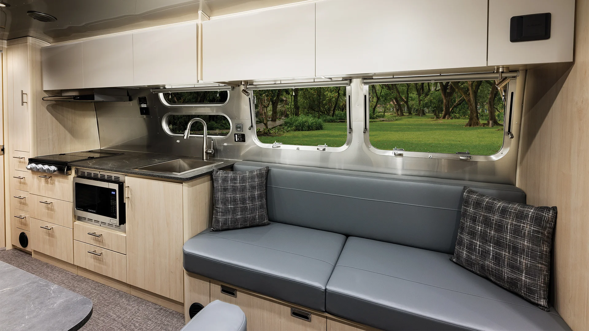Flying Cloud 30FB Bunk Floor Plan Image 1