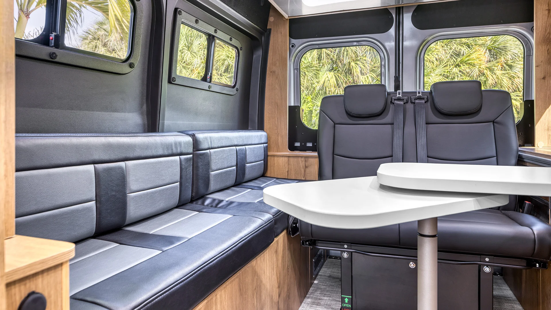 Versatile Rear Lounge