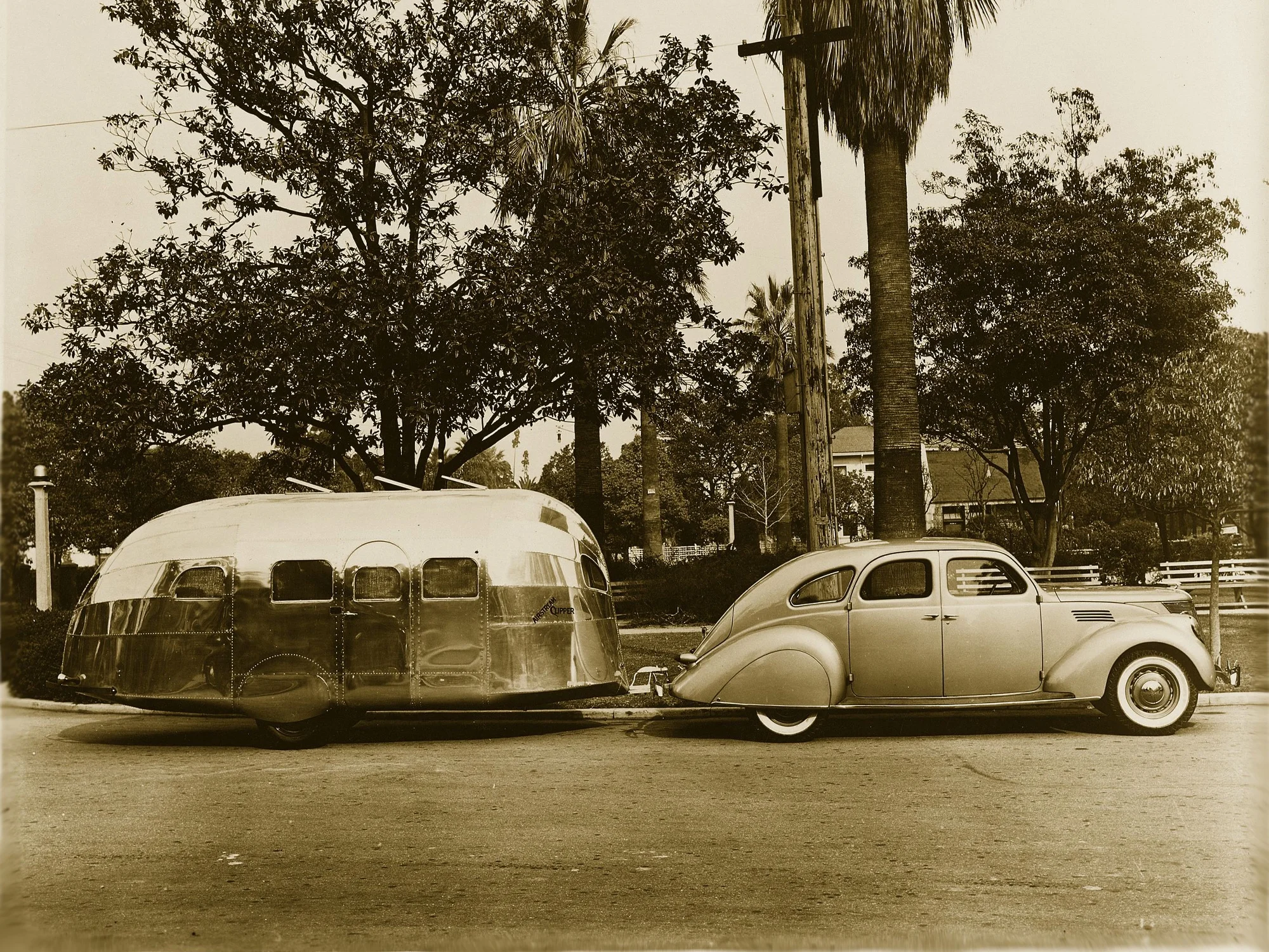 Wally Byam Airstream Clipper|Wally Byam|Wally-Byam-Globe-768x960