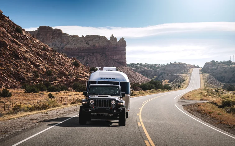 caravel jeep towing