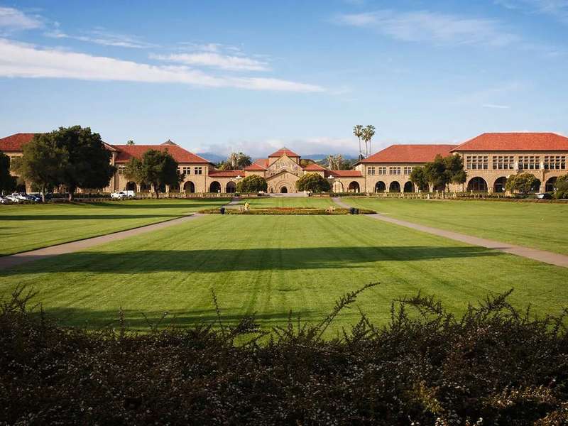 Looking at Memorial Chapel from the Stanford oval