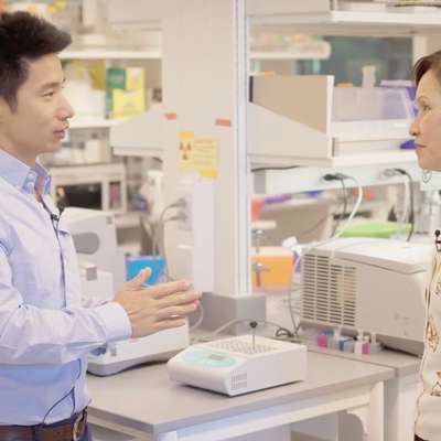  Jonathan Long, associate professor of pathology, speaks with Stanford Medicine's Lisa Kim