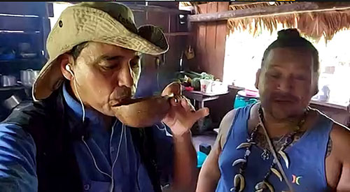 Costa Rica making chocolate Beeyonder