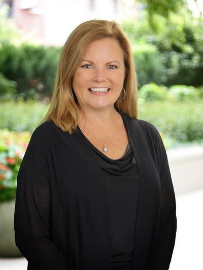 Portrait headshot of Roxann Fry
