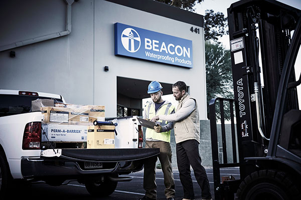 Roofing contractor reviews order