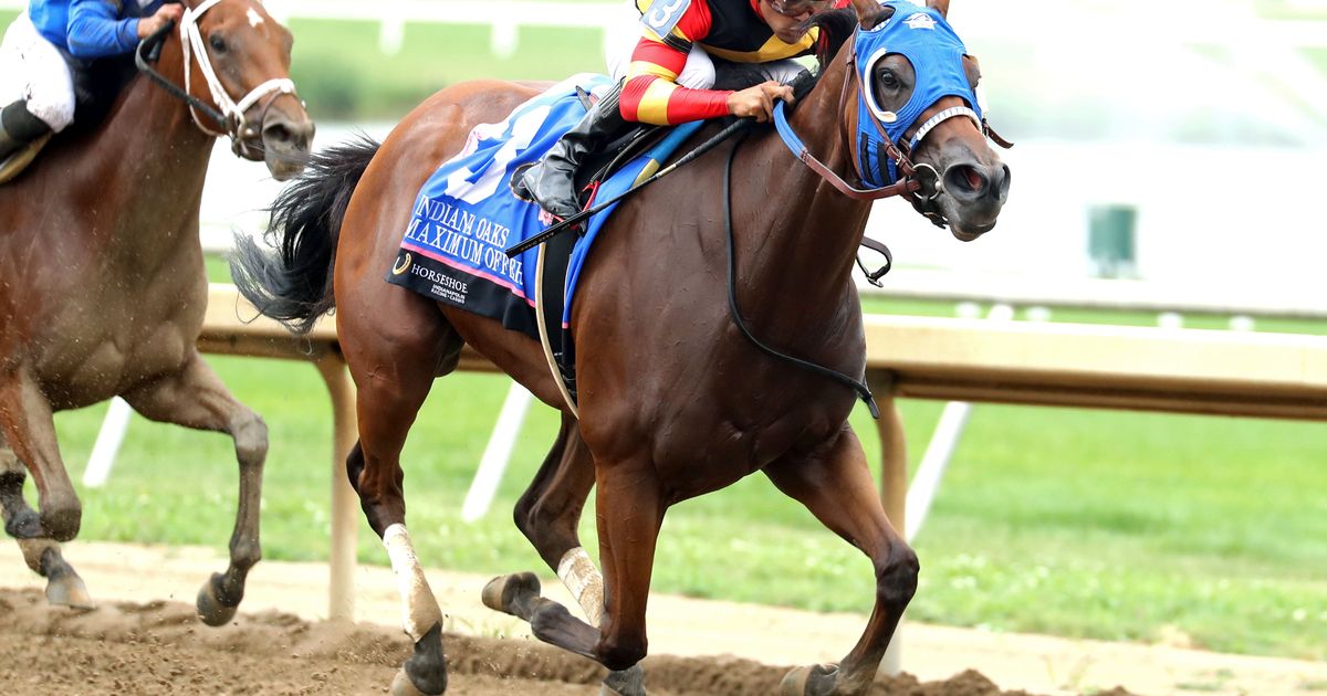 Maximum Offer proves uncatchable in Indiana Oaks