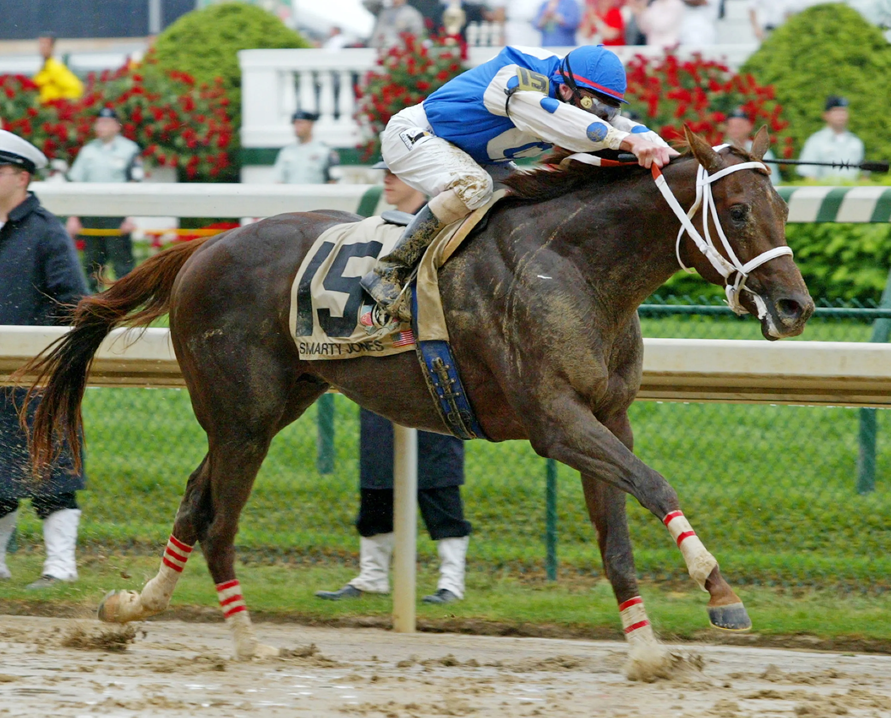 Smarty Jones02.5-1-04.BL_.jpg