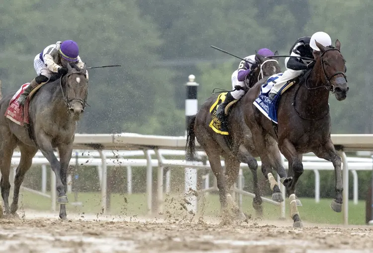 La Cara beats Look Forward and Scottish Lassie (left) in Acorn at SAR June 6 2025