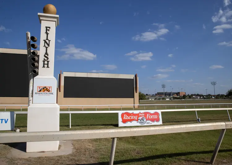 Remington Park scenic02.Finish line.Daily Racing Form sign.10-17-25.BL_.jpg
