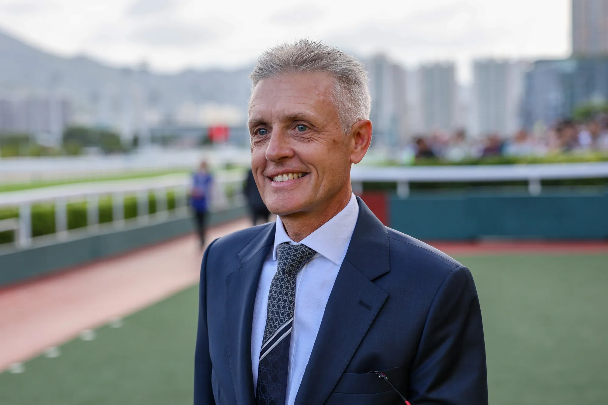 MarkNewnham_HK_2026061801523_01