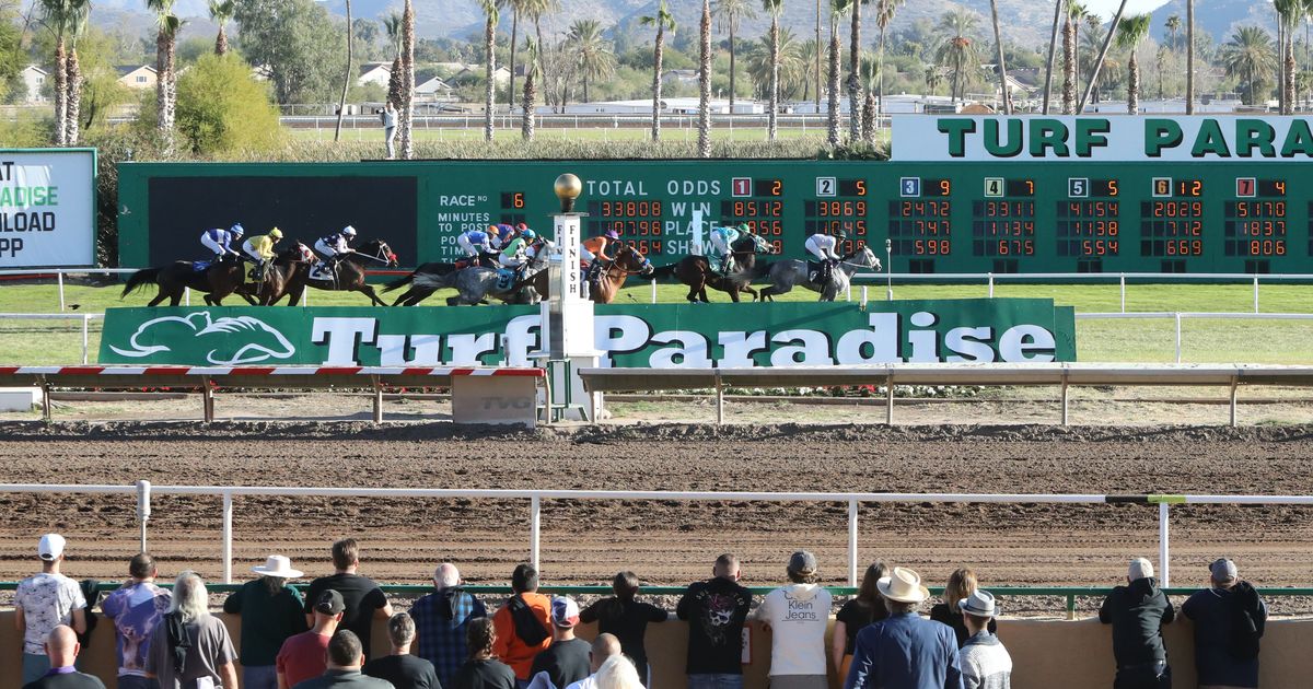 Turf Paradise opens meet under new management