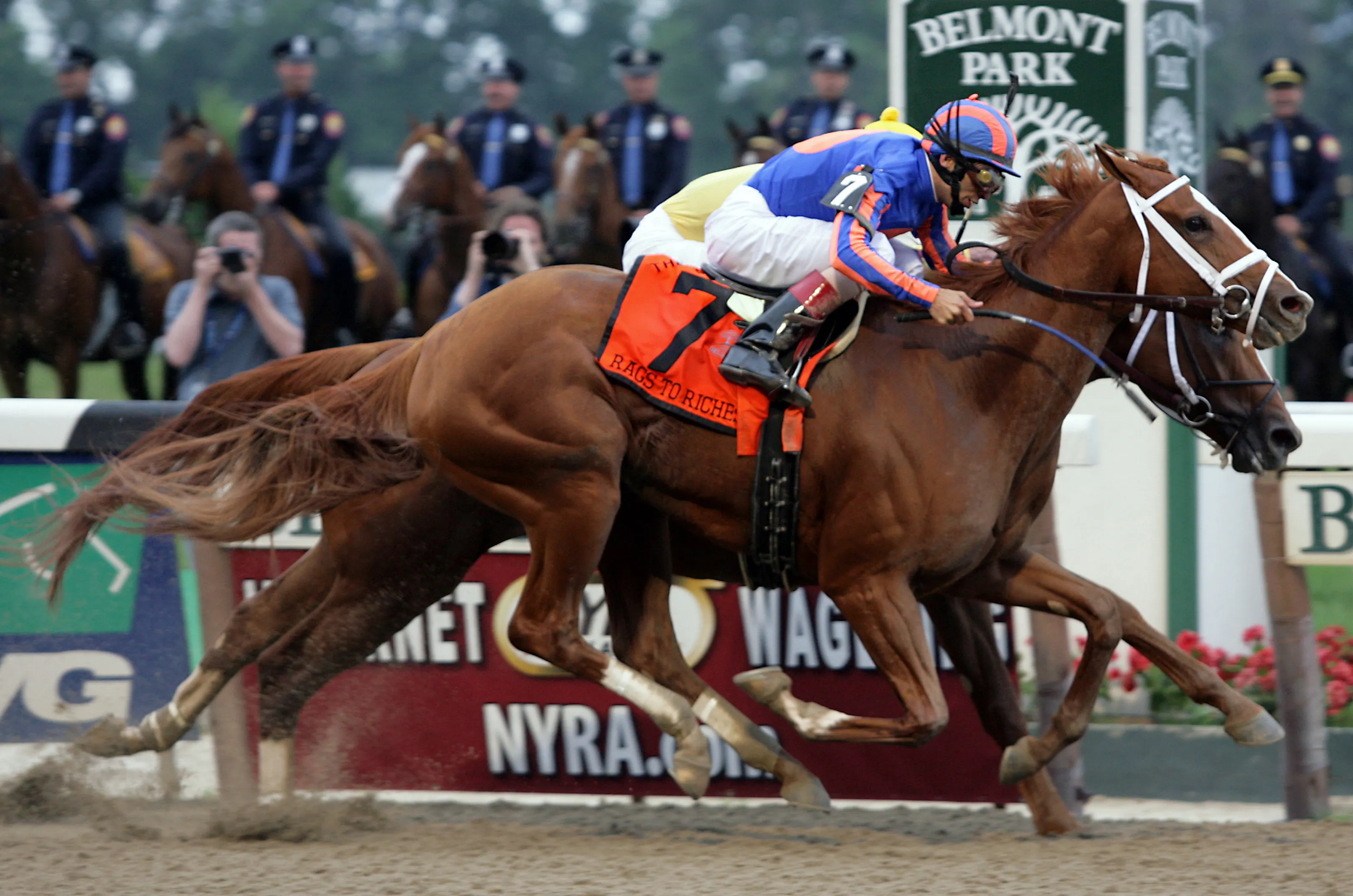 Rags to Riches02.Curlin inside.6-9-07.BL_.jpg