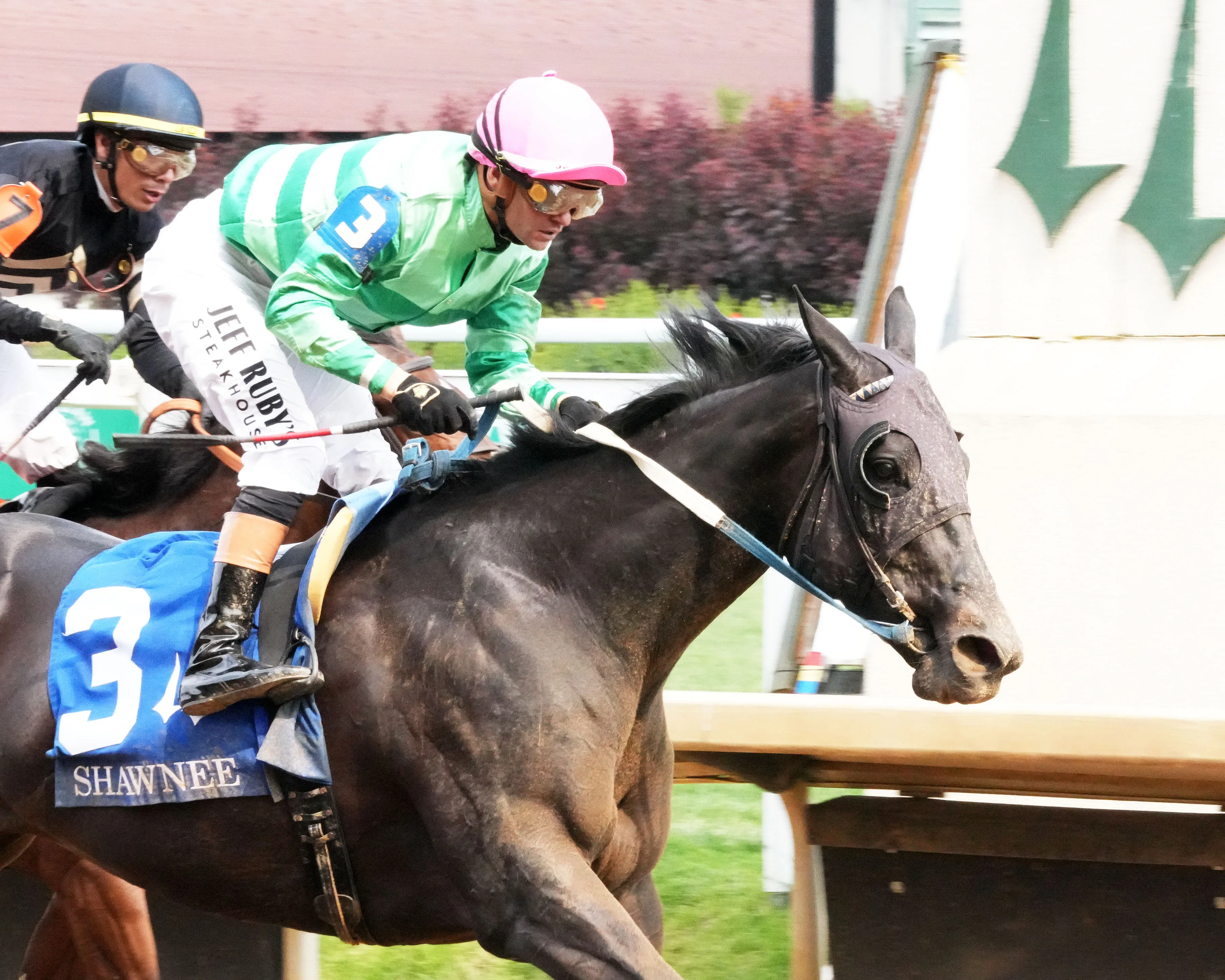 ROYAL SPA - The Shawnee G3 - 05-31-25 - R08 - Churchill Downs - Tight Finish 03 - Julie Clark.jpg
