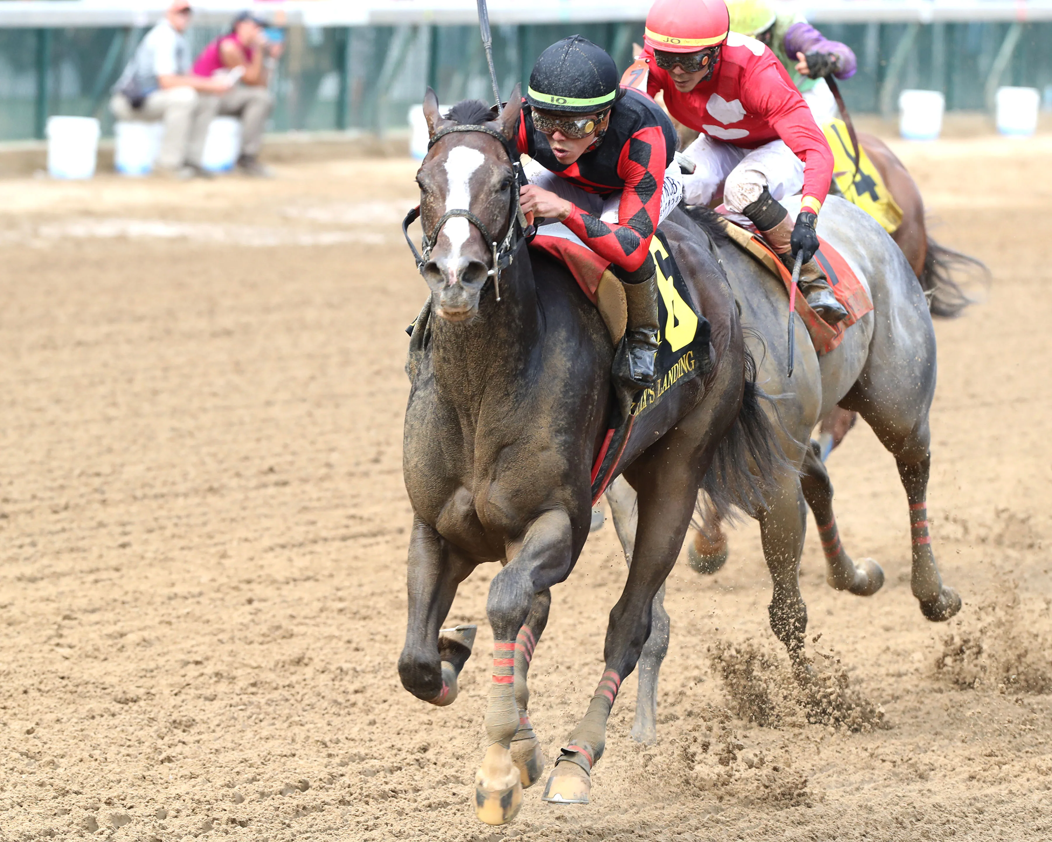 CLOSETHEGAME SUGAR - The Kelly's Landing - 06-29-24 - R10 - Churchill Downs - Inside Finish 01 - John Gallagher.jpg