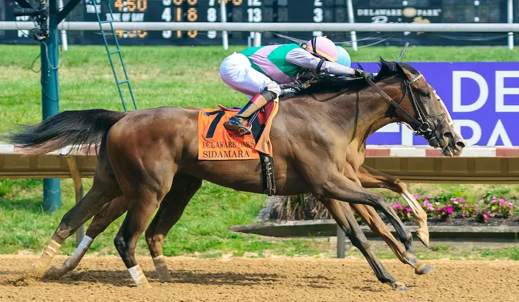 Power Squeeze (rail) holds off Sidamara to win Delaware Oaks July 8 2024
