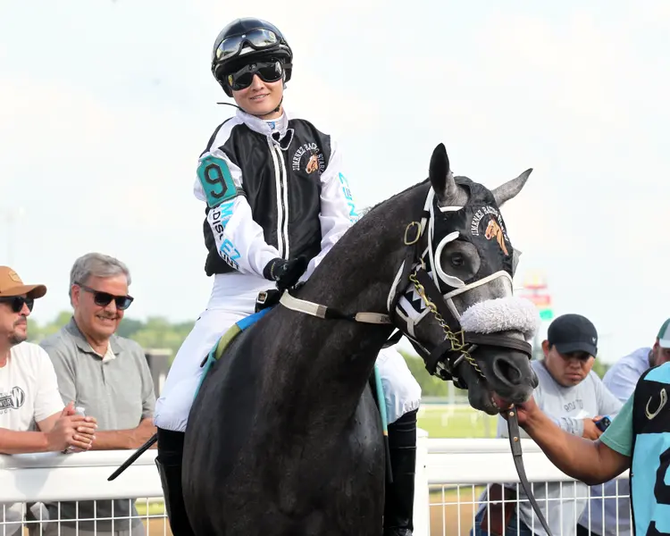 JR SHADOW BOY - Sagamore Sired - 13th Running - 06-10-26 - R08 - Horseshoe Indiana - Paddock 01 - Casey Cabel.jpg