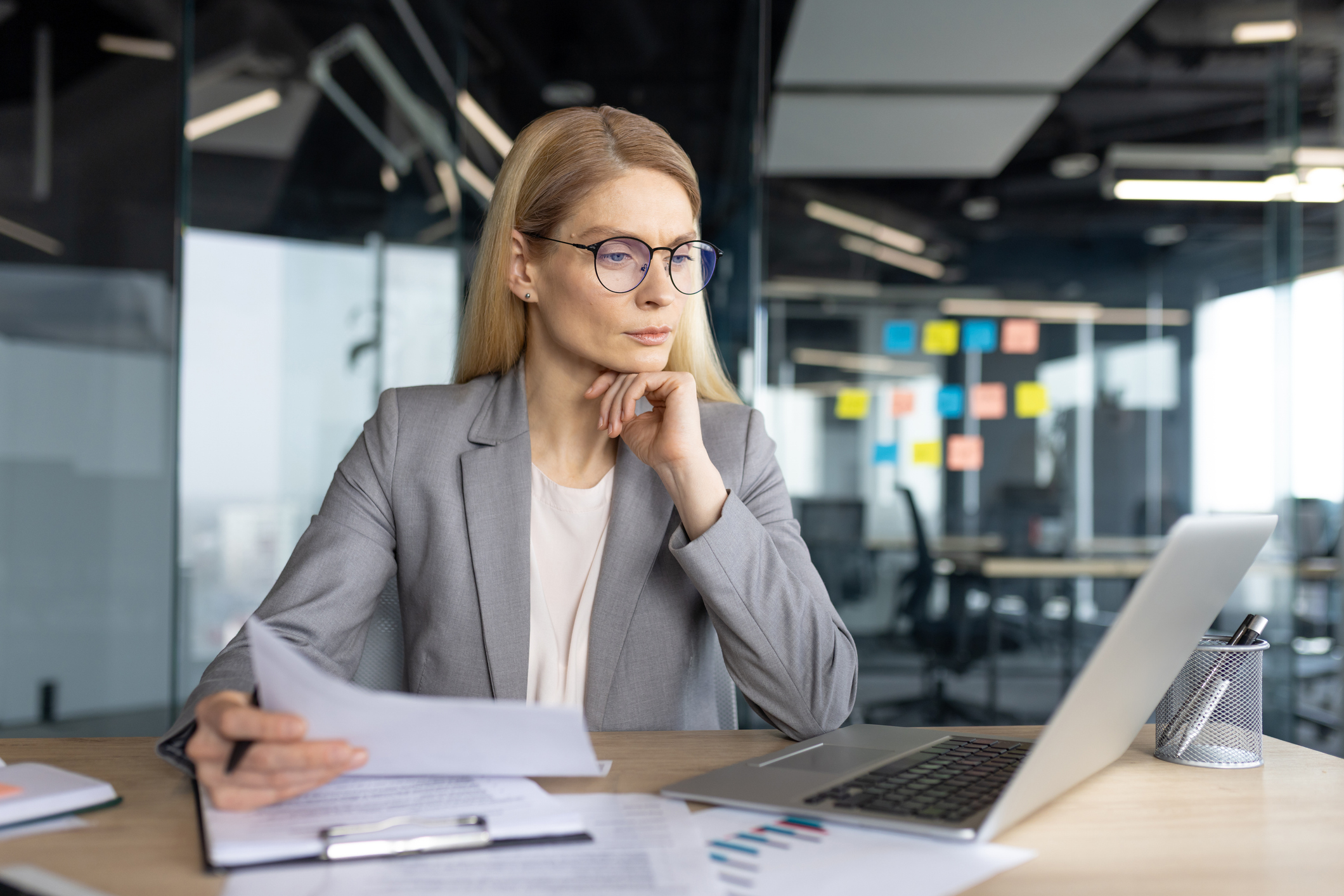 Woman working on locum tenens billnig