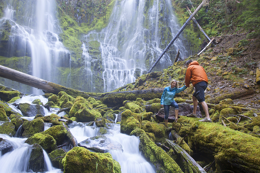 picture of people exploring rural Oregon