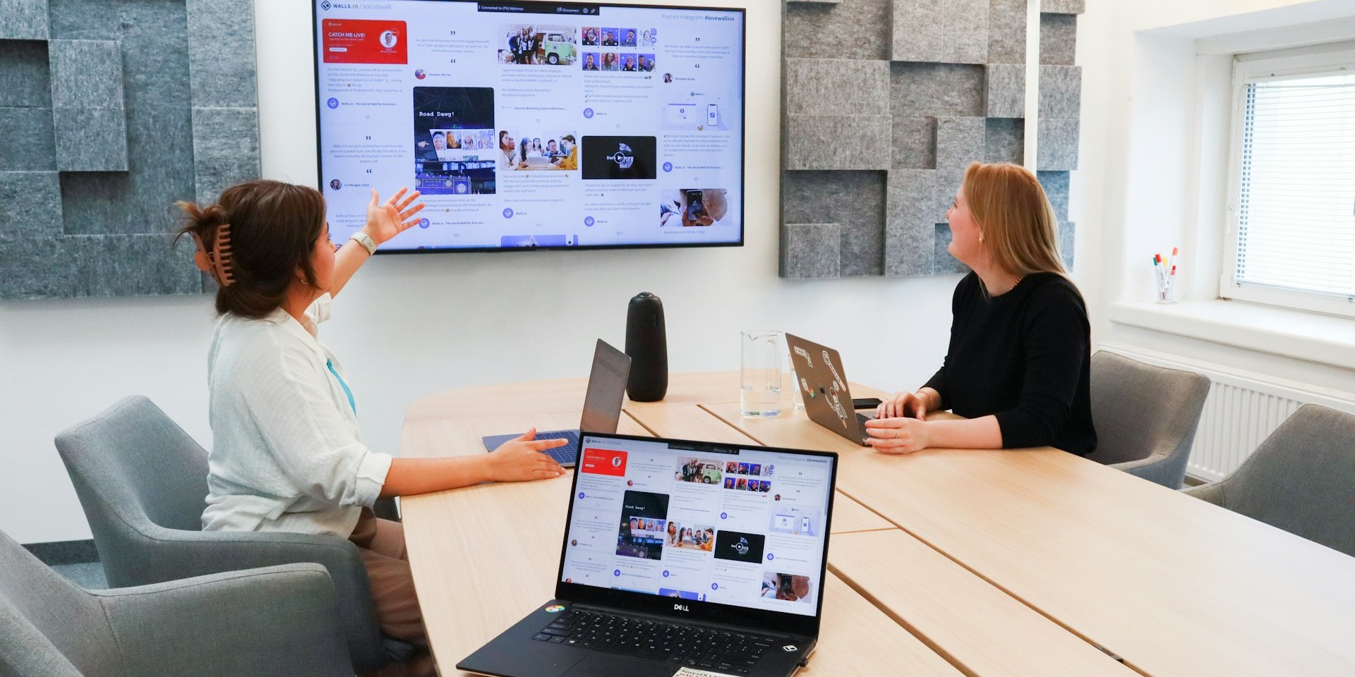 Two coworkers in a meeting