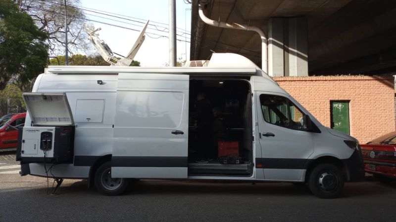 Del automovilismo a la televisión: tres proyectos de intercomunicación de AEQ en América Latina