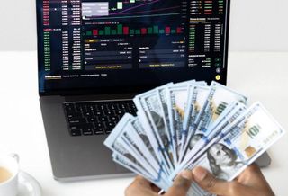 computer tech money