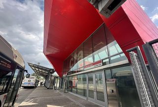 Illinois Bill Would Eliminate Parking Minimums, Streamline Transit As Budget Crunch Looms
