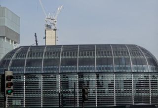 Brokerage Giants Close London Offices