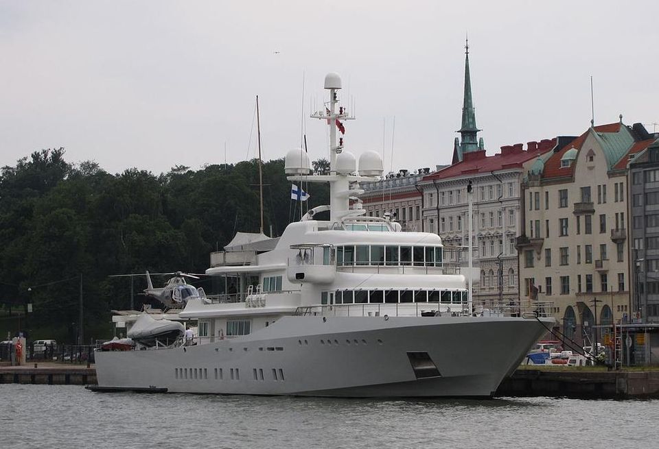 Yacht