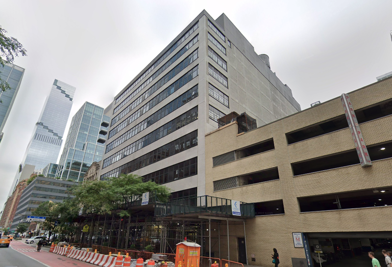 A Brookfield fund sold 333 W. 34th St. in the Garment District at a loss.