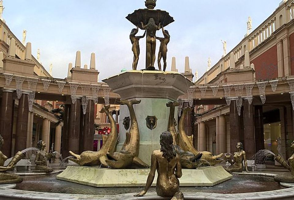 mermaid fountain at trafford centre manchester shopping
