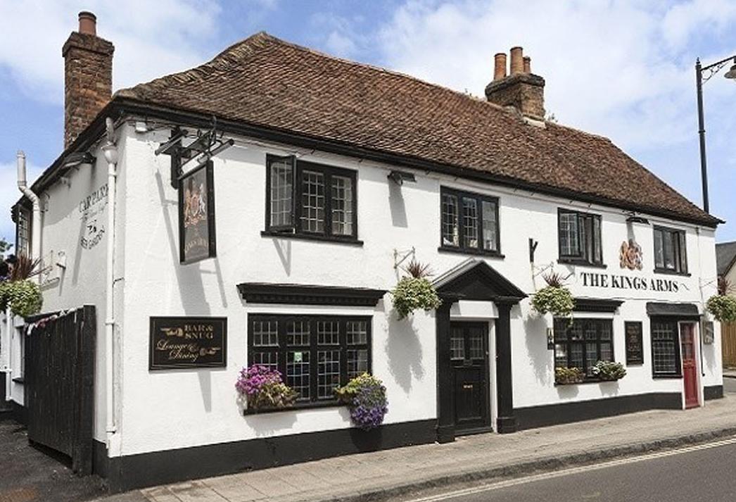 Summer Drinking: Investors Take £110M Punt On Pubs