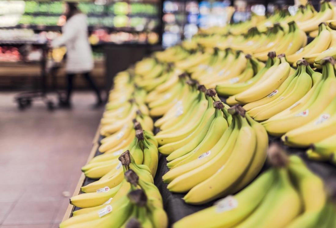 grocery store, bananas