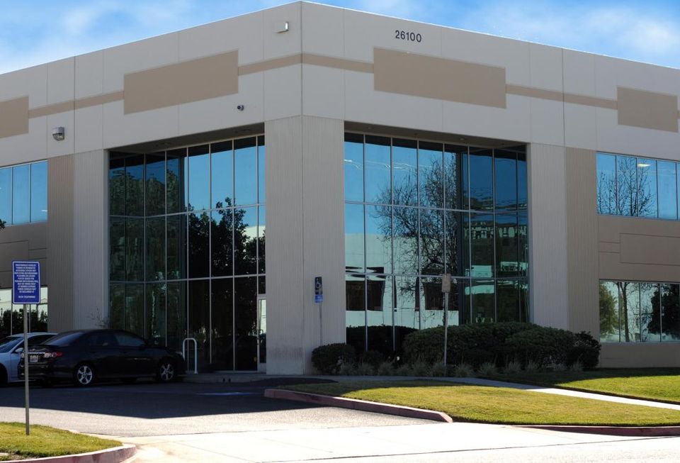 26100 Avenue Hall, LA