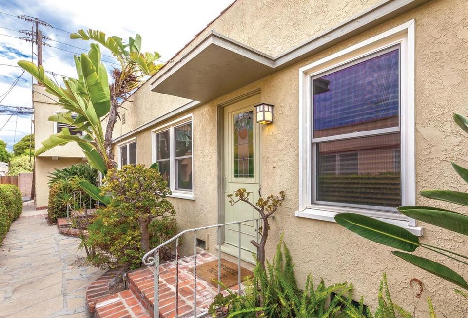 A Los Angeles based family trust has acquired a six-unit apartment in Santa Monica from Oak Street LLC for $2.84M. Built in 1948, the 3,569 SF Oak Street Apartments at 2450 Oak St. closed at a 3.8% cap rate. Stepp Commercial’s Kimberly R. Stepp represented the seller and buyer.