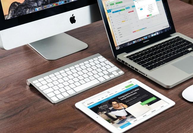 tech generic, technology, PropTech, CRE tech, computer, laptop