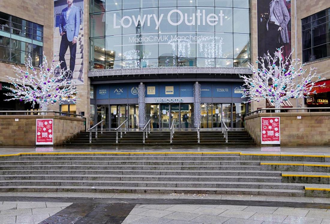 salford lowry outlet mall peel holdings