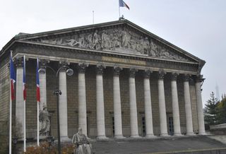 France Freezes $1B In Russian Money Over Oil Dispute