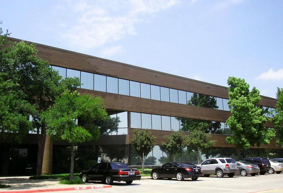 The Colaneri Firm inked a new 5K SF lease at 524 East Lamar Office Centre in Arlington. Swearingen’s Jim Montgomery repped the tenant. Younger Partners’ Sean Dalton and Kathy Permenter repped the landlord.