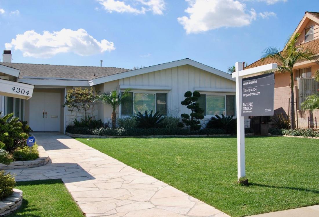 Sean Banks' home for sale in View Park Sean Banks' home in View Park was listed for sale for $1.4M. It is currently accepting back up offers.