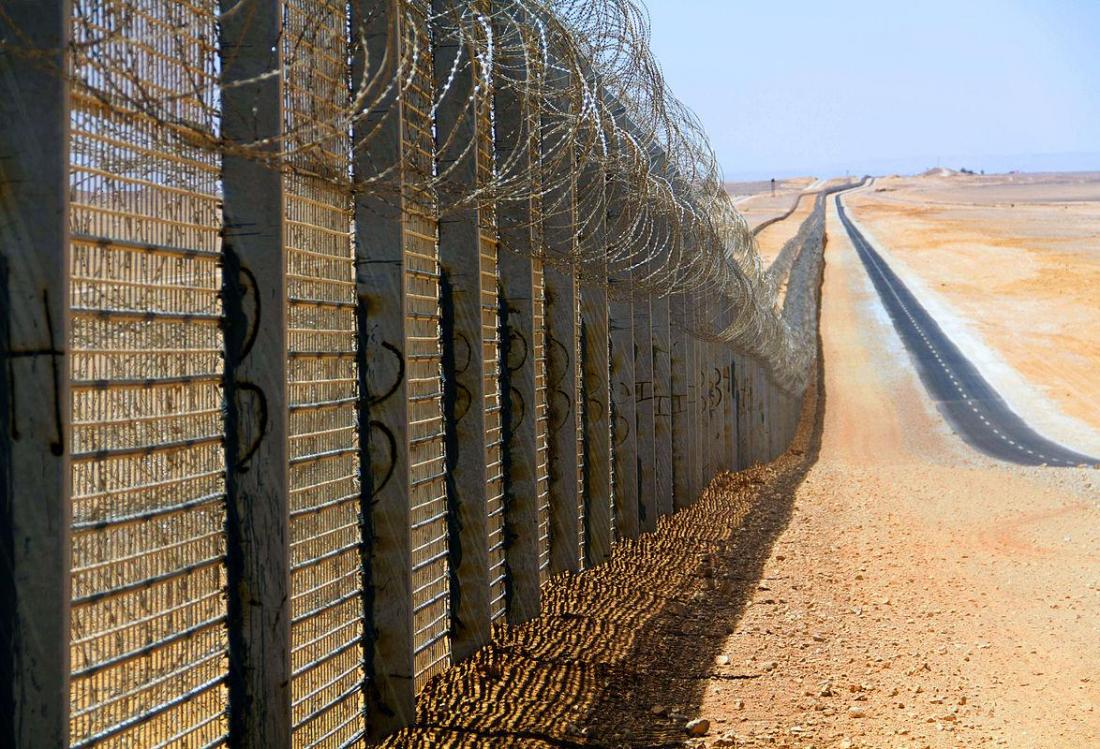 The new section of fence, north of Eilat; border wall