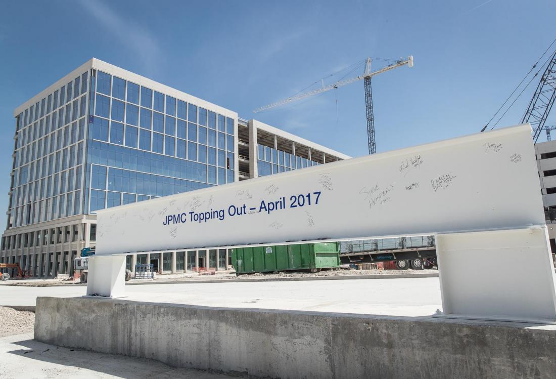 KDC topped out at JPMorgan Chase & Co.’s new 1M SF corporate campus at Legacy West. Construction began in the first half of 2016.