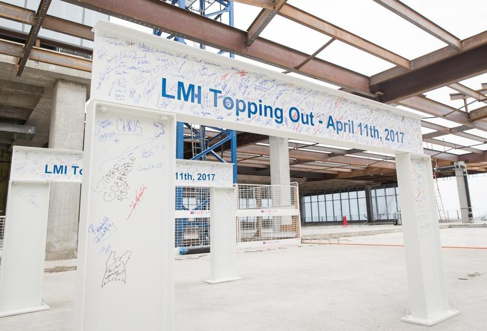 KDC and Balfour Beatty topped out on Liberty Mutual Insurance’s new 1.1M SF regional campus at Legacy West. The $325M, 19-story campus has a medical center, full-service cafeteria, gourmet coffee bar, two large conference centers, two rooftop gardens, and more than 4,000 covered parking spaces. More than 4,000 Liberty Mutual employees will move in December 2017.
