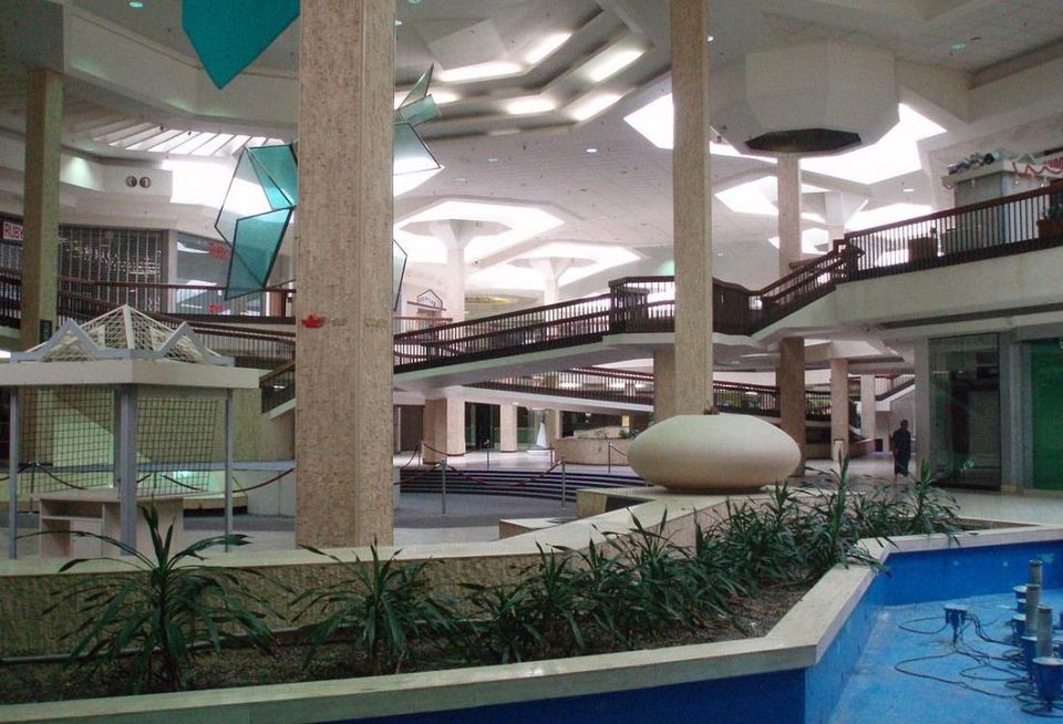 dead mall