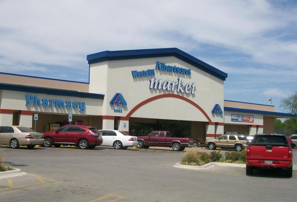 RD Management sold Westcliff Shopping Center at 3563 Alton Road in Fort Worth. Consolidated-Tomoka Land acquired the 10-acre, 136K SF center for $15M at a 6.28% cap rate.