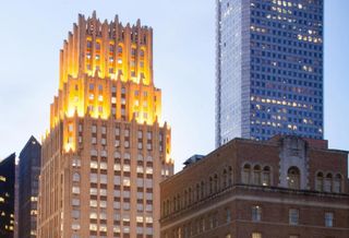 712 Main Inks New Leases