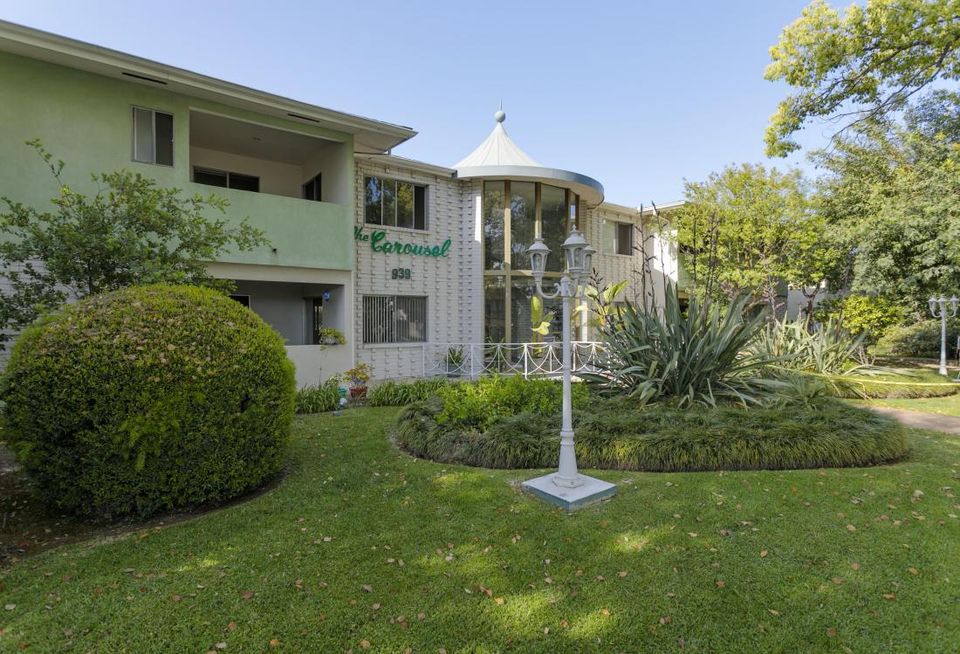 939 Arcadia LLC has purchased a 22-unit apartment in Arcadia from a private seller for $9M.