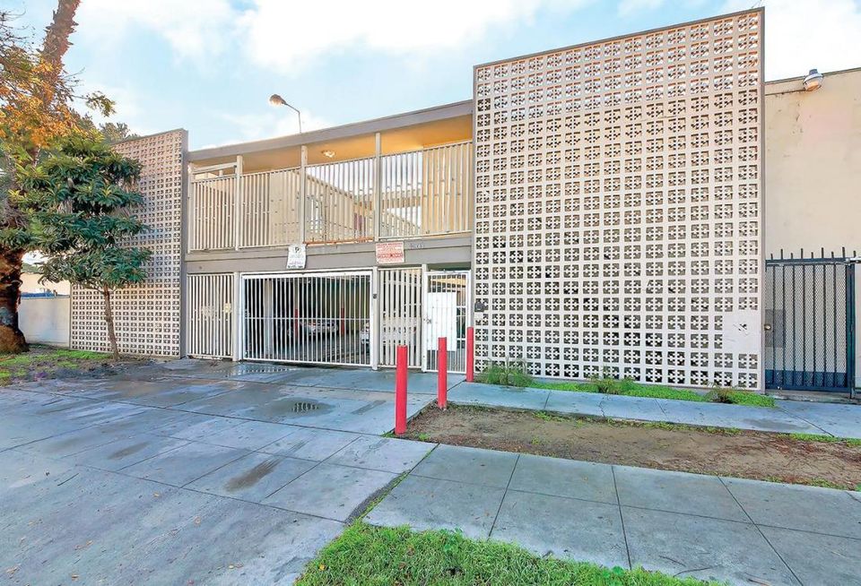 Forty-Ninth Street Apartments in Long Beach, CA