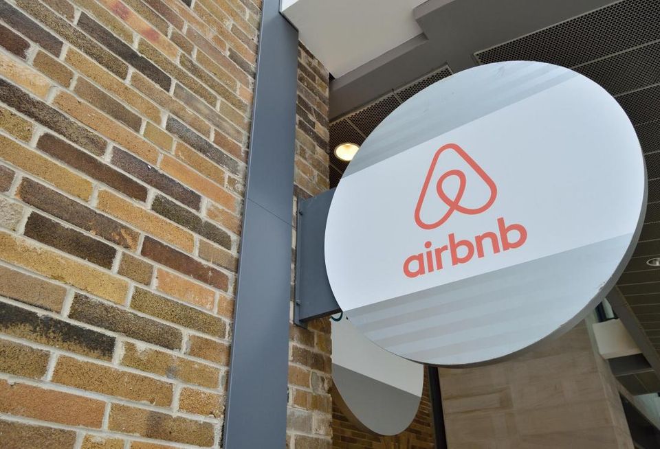 Airbnb sign, logo