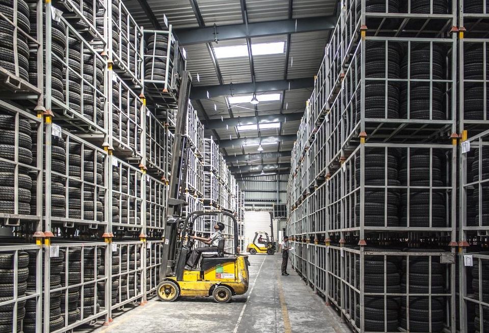 Warehouse and forklift