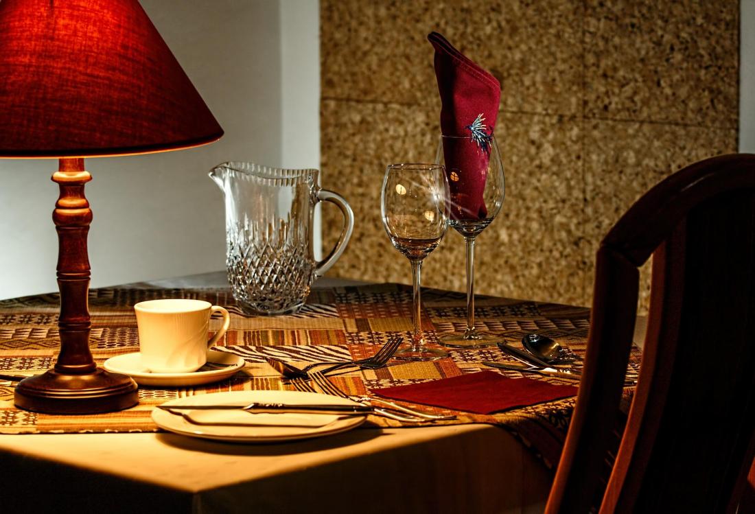 dinner table, restaurant